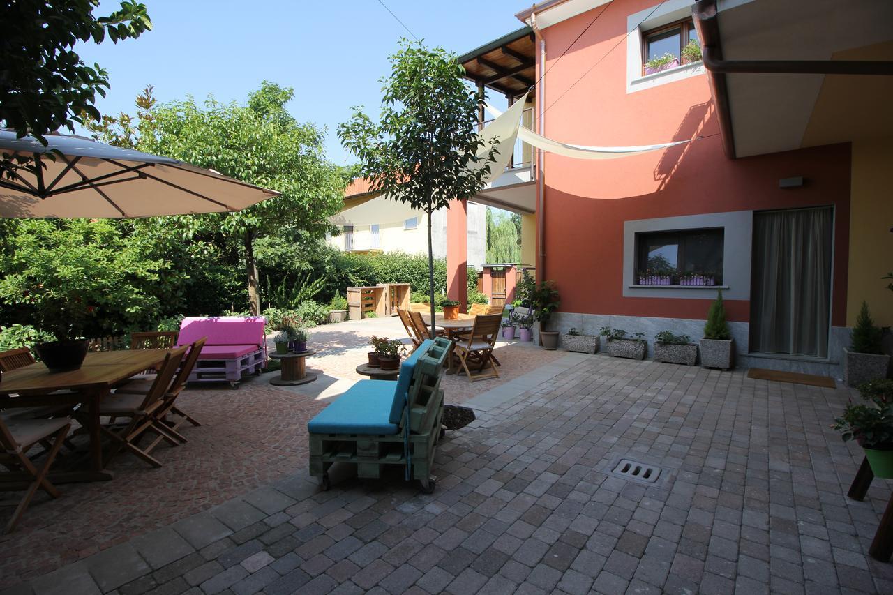 Hayloft Bed & Breakfast Корнаредо Екстериор снимка